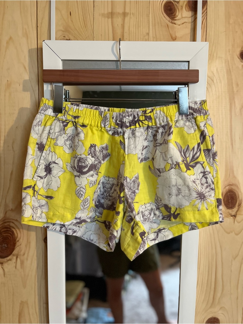 Kut From The Cloth 100% Linen Floral Shorts